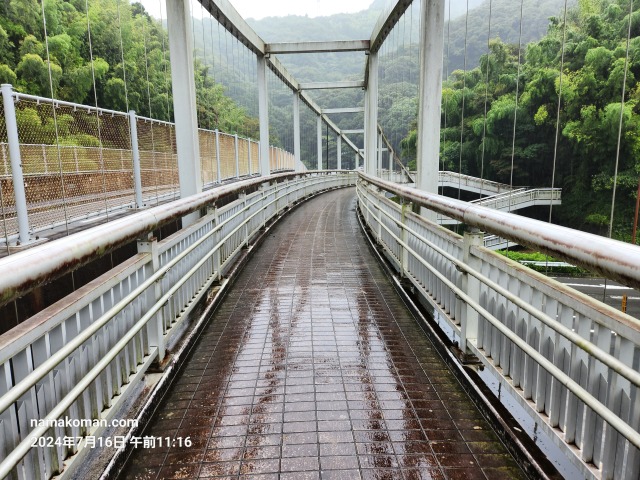 宇津ノ谷峠歩道橋