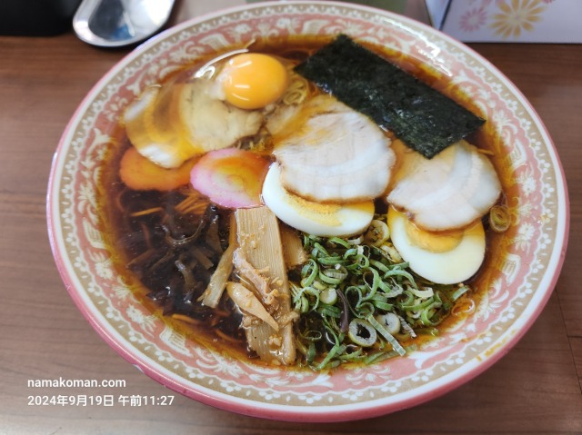 博多ダーメン屋八千代店しょうゆ味デラックスダーメン1