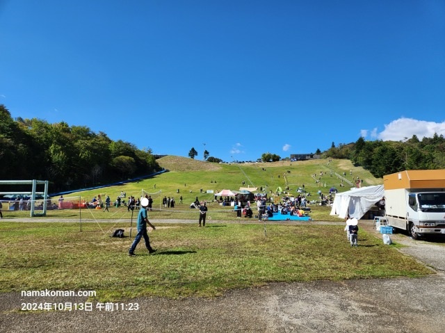 秋の茶臼山高原まつり会場2