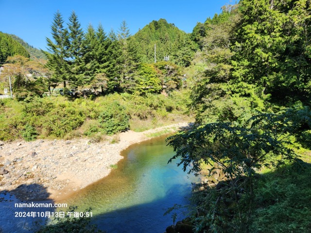 豊根グリーンポート宮嶋裏手の川