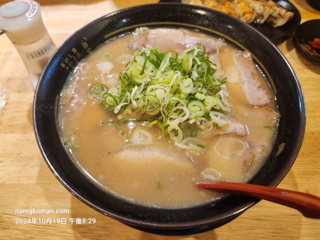 うま屋ラーメン特製ラーメン1